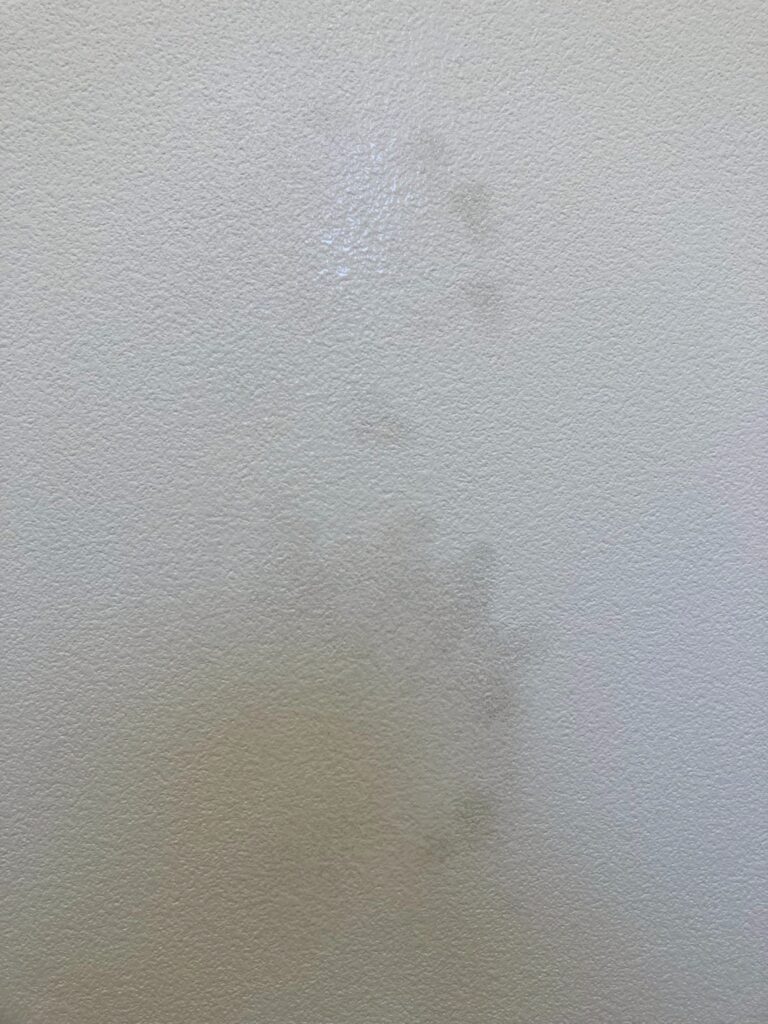 壁紙の汚れ落とし